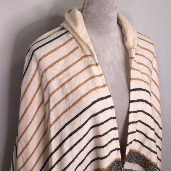 BCBGeneration Poncho Womens One Size Ivory Striped Fringe Hooded Cape bcbg - Picture 6 of 13